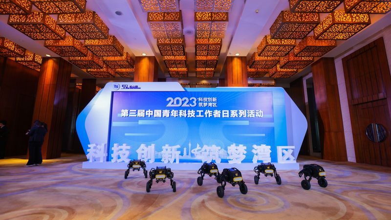 企业数据决策的新伙伴：Power BI 数据可视化定制解析